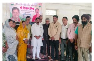 कोंग्रेसजनों ने बैठक मे रियल इस्पात मे मृत श्रमिकों को श्रद्धांजलि दी
