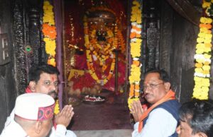 मुख्यमंत्री विष्णु देव साय ने बस्तर की आराध्य देवी मां दंतेश्वरी की पूजा-अर्चना कर प्रदेशवासियों के सुख-समृद्धि और खुशहाली की कामना की