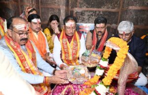 नववर्ष पर मुख्यमंत्री विष्णुदेव साय व केंद्रीय पर्यटन मंत्री ने भोरमदेव मंदिर में की पूजा-अर्चना