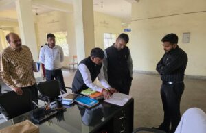 कलेक्टर ने जिले में संचालित विभिन्न शैक्षणिक संस्थानों का किया आकस्मिक निरीक्षण