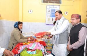 स्वास्थ्य मंत्री श्याम बिहारी जायसवाल ने सामुदायिक स्वास्थ्य केन्द्र बोड़ला का किया औचक निरीक्षण