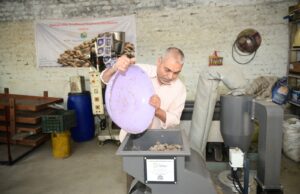 धुन के पक्के प्रदीप ने अपनी जिद से बदली किस्मत की तस्वीर