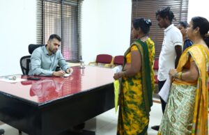 कलेक्टर ने जनदर्शन में सुनी नागरिकों की समस्याएं