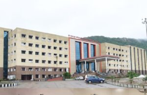 निजी अस्पतालों में लाखों का खर्च, मेडिकल कॉलेज में आयुष्मान योजना से निःशुल्क सर्जरी