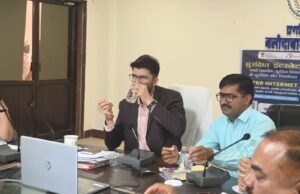 कलेक्टर सहित अधिकारियो ने सामूहिक दवा सेवन कर फाइलेरिया उन्मूलन अभियान में की सहभगिता