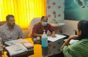 मानसिक स्वास्थ्य को प्राथमिकता: रायगढ़ में ‘टेली मानस’ और ‘टोरेंट प्रोजेक्ट’ से घर बैठे मिल रही निःशुल्क परामर्श सुविधा