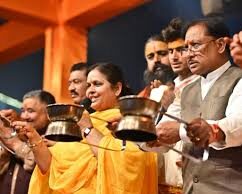 मुख्यमंत्री विष्णुदेव साय ने भगवान राजीव लोचन एवं कुलेश्वरनाथ महादेव मंदिर में की पूजा अर्चना : महानदी महाआरती में हुए शामिल, छत्तीसगढ़ की समृद्धि की प्रार्थना की