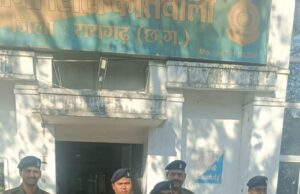 पुलिस ने चोरी की बाइक के साथ दो आरोपियों को किया गिरफ्तार, ग्राहक तलाशते पकड़े गए