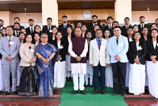 प्रशिक्षु न्यायाधीश लोकतंत्र के तीसरे स्तंभ के रूप में निभाएंगे महत्वपूर्ण भूमिका : मुख्यमंत्री साय