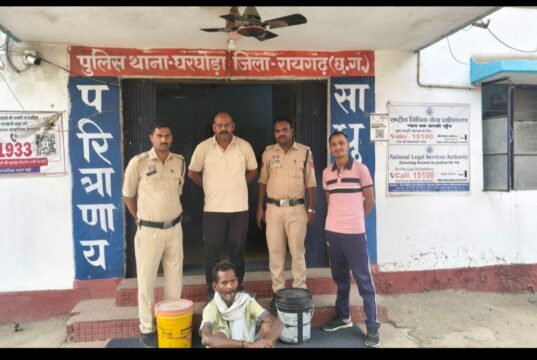 ऑपरेशन आघात के तहत पुलिस की बड़ी कार्रवाई, 60 लीटर कच्ची महुआ शराब जब्त