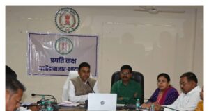 स्थानीय स्तर पर दूर हो सकने वाले समस्याओं के लिये लोगों को जिला कार्यालय न आना पड़े – कलेक्टर