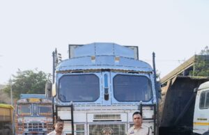 “ऑपरेशन प्रहार” के तहत अवैध कबाड़ परिवहन पर पुलिस की एक और बड़ी कार्रवाई — ट्रक सहित 13 टन अवैध स्क्रैप जब्त