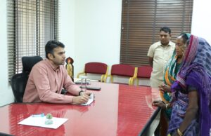 कलेक्टर ने जनदर्शन में सुनीं आमजन की समस्याएं, त्वरित निराकरण के दिए निर्देश