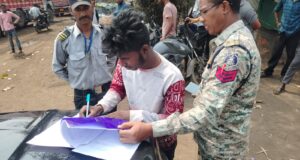 24 घंटे में पुलिस का अवैध कबाड़ पर तीन बड़ी कार्यवाही,दो ट्रकों से 48 टन से अधिक स्क्रैप जब्त