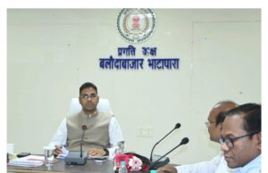 गर्मी के मौसम में बिजली व्यवस्था दुरुस्त रखने मेंटेनेंस कार्य समय पर पूरा करें – कलेक्टर