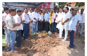 भाटापारा के विकास को मिली नई गति: भाजपा नेताओं एवं अध्यक्ष अश्वनी शर्मा ने किया 1 करोड़ की लागत से पटपर तालाब सौंदर्यीकरण का भूमिपूजन*