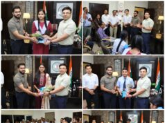 कक्षा 10वीं-12वीं के टॉपर्स से मिले प्रभारी कलेक्टर व एसएसपी, गुलदस्ता भेंटकर दी बधाई