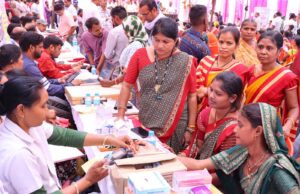 स्वास्थ्य शिविर में 250 से अधिक लोगों ने करायी स्वास्थ्य जांच, 10 ने किया रक्तदान