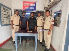 दुष्कर्म, डकैती और फरारी के बाद गांव में छिपकर चला रहा था ऑनलाइन बेटिंग का नेटवर्क,रायगढ़ पुलिस की रेड में दबोचा गया कुख्यात आरोपी, सट्टा खेलने वाला युवक भी गिरफ्तार