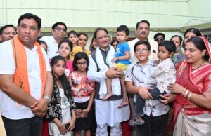 ग्राम कुसमूरा में दिखी मुख्यमंत्री विष्णुदेव की सादगी और आत्मीयता, पुराने सहयोगी के घर पहुंचे