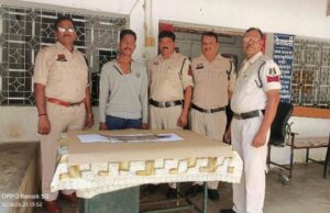 राहगीरों को डरा-धमका रहा था आरोपी, घेराबंदी कर मौके पर दबोचा गया, आरोपी से नुकीला धारदार तलवारनुमा हथियार जब्त