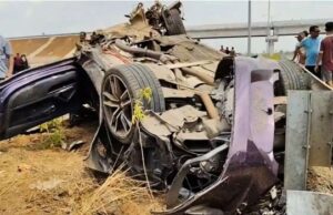 भीषण हादसा: 250 किमी/घंटा की रफ्तार से दौड़ रही BMW डिवाइडर से टकराई; दो की मौत, इंजन 30 मीटर दूर गिरा