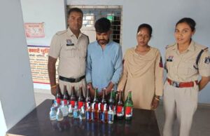 अवैध शराब की कार्रवाई में स्कूटी में बीयर और अंग्रेजी शराब की तस्करी करते आरोपी गिरफ्तार