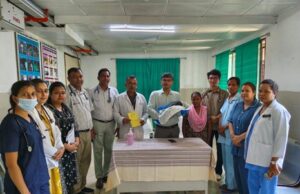 अपने नवजात की उम्मीद छोड़ चुके माता-पिता को 50 दिन के उपचार के बाद स्वस्थ शिशु सौंपा