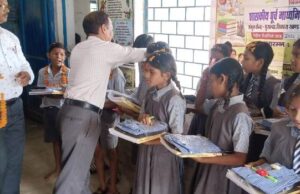 नए शिक्षा सत्र का उत्साहपूर्ण आगाज,पुष्पमाला, तिलक और गुलाल से हुआ अभिनंदन, विद्यालयों में बना उत्सव का माहौल