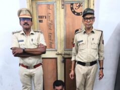 6 लीटर अवैध महुआ शराब जब्त