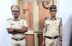 6 लीटर अवैध महुआ शराब जब्त