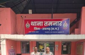 चोरी की रकम से खरीदी गई नई मोटरसाइकिल, घटना में प्रयुक्त बाइक और औजार बरामद
