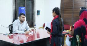 जनदर्शन में कलेक्टर ने सुनीं आमजन की समस्याएं