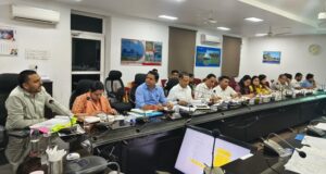 कानून व्यवस्था की समीक्षा बैठक में कलेक्टर ने दिए व्यापक प्रचार-प्रसार के निर्देश, डिप्टी कलेक्टर एवं जिला परिवहन अधिकारी को सौंपी जिम्मेदारी