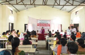 छत्तीसगढ़ हस्तशिल्प विकास बोर्ड की अध्यक्ष ने शिल्पनगरी में 40 शिल्पियों को वितरित किए आधुनिक टूल किट