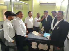 विधि प्रकोष्ठ के पदाधिकारियों एवं अधिवक्ताओं ने वरिष्ठ अधिवक्ता अभिजीत मलिक का जन्मदिन गरिमामय वातावरण में मनाया