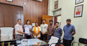 अखिल भारतीय विद्यार्थी परिषद (ABVP) ने शहीद नंद कुमार पटेल विश्वविद्यालय में UTD कैंपस की मांग को लेकर कुलपति जी को सौंपा ज्ञापन