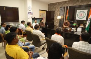 कलेक्टर ने समिति के अध्यक्षों, सदस्यों एवं नोडल अधिकारियों के साथ की समीक्षा बैठक