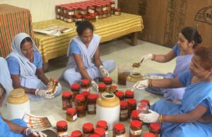 निश्चय कार्यक्रम से आत्मनिर्भर बन रहीं महिला बंदी