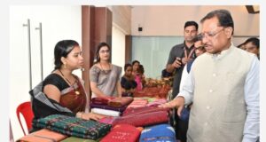 संबलपुरी साड़ियों की बुनाई से मिल रही नई पहचान