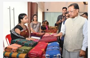संबलपुरी साड़ियों की बुनाई से मिल रही नई पहचान