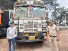 चोरी की संपत्ति होने के संदेह पर ट्रक सहित स्क्रैप जब्त, चालक न्यायिक रिमांड पर भेजा गया