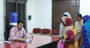 जनदर्शन में कलेक्टर ने सुनीं आमजनों की समस्याएं