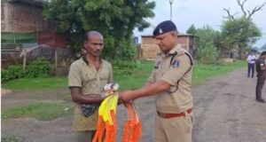 पशुपालकों और सरपंचों को मवेशियों को सड़क पर न छोड़ने की अपील
