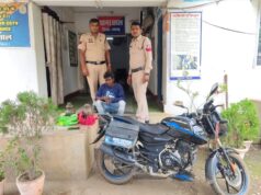 24 घंटे में चोरी का खुलासा: ढाबा और गैरेज से चोरी करने वाला शातिर चोर गिरफ्तार, चोरी का पूरा माल और बाइक बरामद
