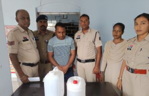 सार्वजनिक स्थानों पर शराबखोरी करने वाले 12 व्यक्तियों पर भी आबकारी एक्ट के तहत कार्रवाई