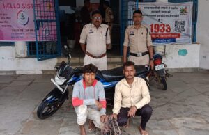 पुलिस ने खेतों से केबल वायर चोरी करने वाले दो सक्रिय चोरों को दबोचा