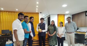 जेसीआई रायगढ़ सिटी ने सीए डे एवं डॉक्टर्स डे पर प्रबुद्धजनों का उनके कार्यालयों/क्लिनिक में जाकर किया सम्मान