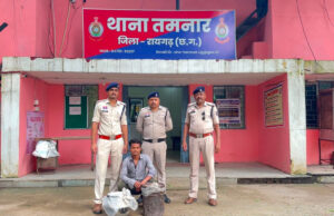 ऑपरेशन आघात : पुलिस ने 50 लीटर महुआ शराब के साथ आरोपी को दबोचा, 10 हजार की अवैध शराब जब्त