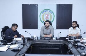 नक्शा बटांकन कार्य में लापरवाही पर कलेक्टर ने अप्रसन्नता जताई